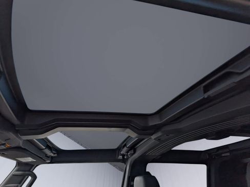 Certified 2025 GMC Hummer EV 2X w/ LPO, Sport Package image 17