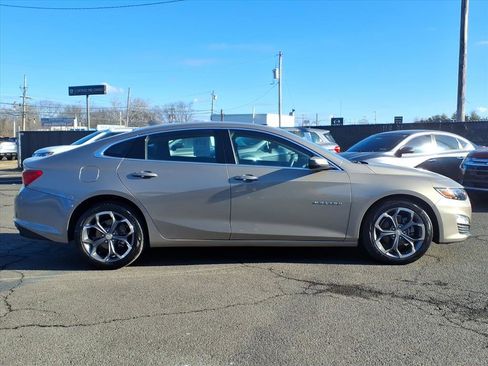 Used 2024 Chevrolet Malibu LT image 2