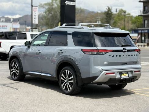 Used 2023 Nissan Pathfinder Platinum AWD/4WD image 5