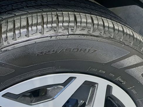Used 2023 Subaru Forester Premium AWD/4WD image 32