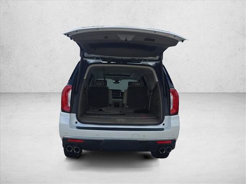 Used 2021 GMC Yukon XL Denali w/ Denali Premium Package image 6