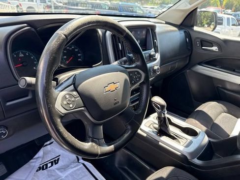 Used 2022 Chevrolet Colorado LT w/ Fleet Safety Package RWD image 31