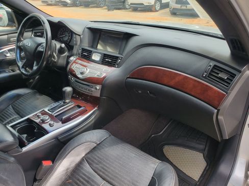Used 2017 INFINITI Q70 3.7 w/ Sport Package RWD image 28