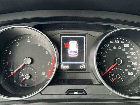 Used 2021 Volkswagen Tiguan SEL image 14