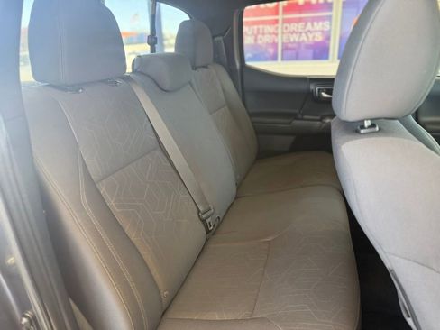 Used 2016 Toyota Tacoma TRD Sport w/ Towing Package image 20