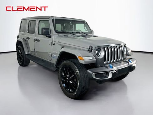 Used 2023 Jeep Wrangler Unlimited Sahara w/ Cold Weather Group AWD/4WD image 3