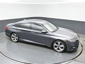 Used 2018 Honda Accord Touring video 1