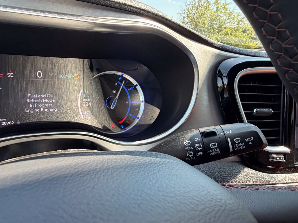 Used 2024 Chrysler Pacifica Pinnacle FWD image 52