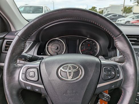Used 2016 Toyota Camry SE FWD image 23