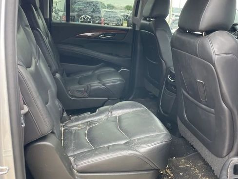 Used 2017 Cadillac Escalade ESV Luxury AWD/4WD image 24