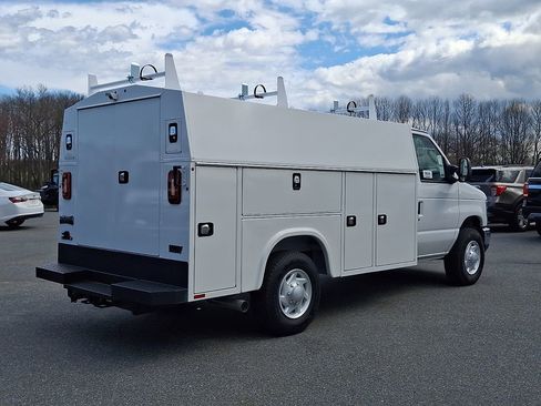 New 2026 Ford E-350 and Econoline 350 Super Duty w/ Power Equipment Group RWD image 4
