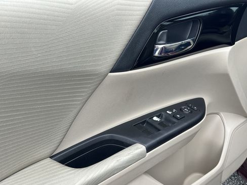 Used 2016 Honda Accord LX image 15