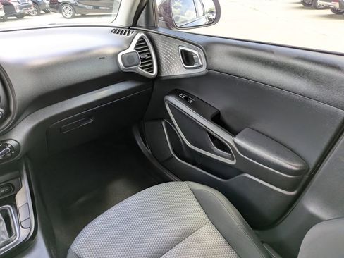 Certified 2023 Kia Soul LX w/ LX Technology Package FWD image 17