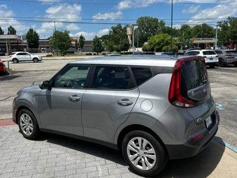 Used 2022 Kia Soul LX FWD image 13
