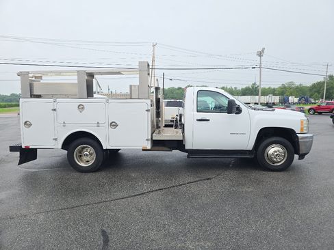 Used 2013 Chevrolet Silverado 3500 W/T RWD image 5