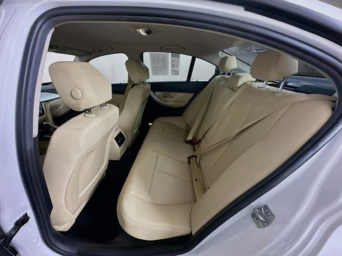 Used 2018 BMW 320i Sedan image 25