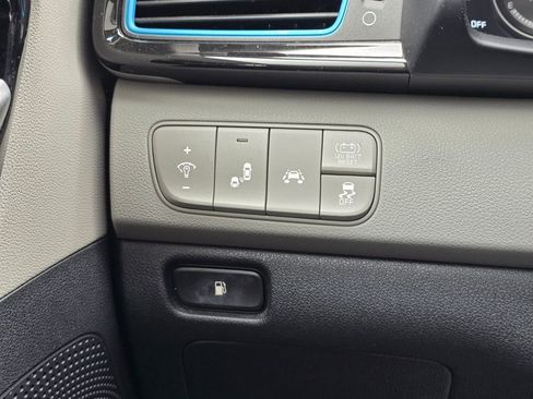 Certified 2019 Kia Niro Touring FWD image 16