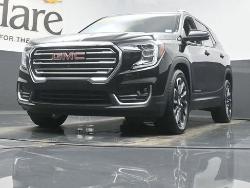 Used 2022 GMC Terrain SLT w/ Infotainment Package II image 4