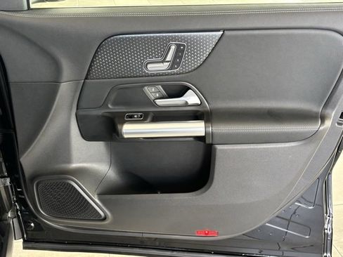 Certified 2025 Mercedes-Benz GLA 250 image 29