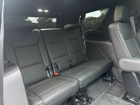 Used 2025 GMC Yukon Denali w/ Denali Reserve Package image 33