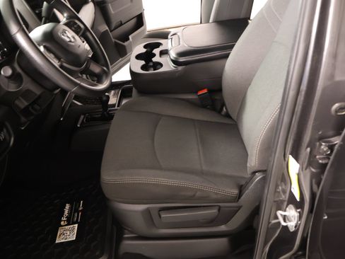 Used 2024 RAM 2500 Tradesman w/ Chrome Appearance Group AWD/4WD image 10