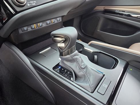 New 2025 Lexus ES 350 Ultra Luxury image 18