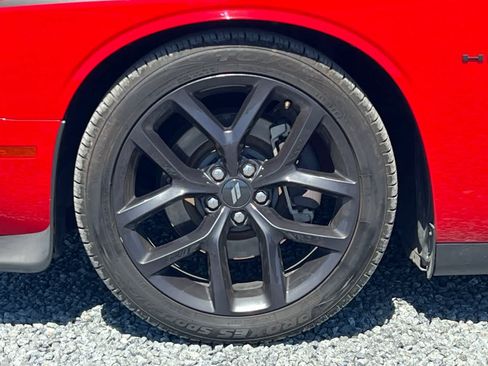 Used 2021 Dodge Challenger R/T w/ Driver Convenience Group RWD image 12