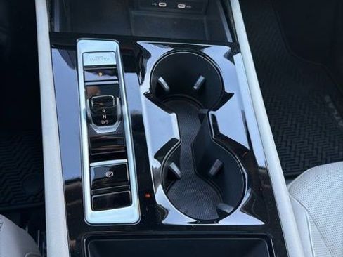 Used 2024 Volkswagen Atlas SEL Premium R-Line AWD/4WD image 21