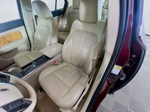 Used 2009 Lincoln MKS FWD image 22
