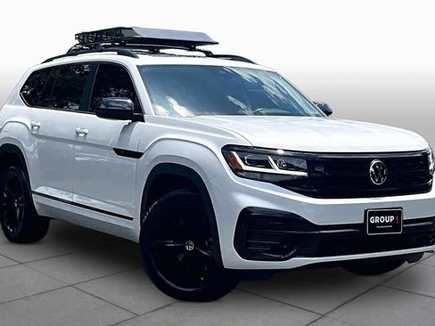 Used 2023 Volkswagen Atlas SEL R-Line AWD/4WD image 3