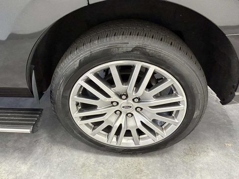Used 2024 Ford Expedition Limited RWD image 10