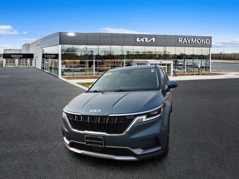 Certified 2023 Kia Carnival EX FWD image 8