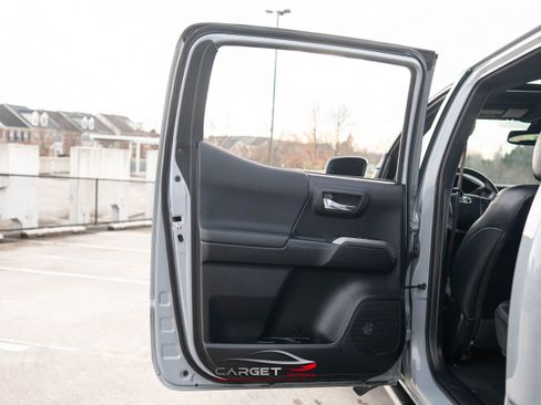 Used 2020 Toyota Tacoma TRD Off-Road image 37