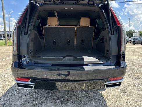 Certified 2021 Cadillac Escalade ESV Premium Luxury AWD/4WD image 20