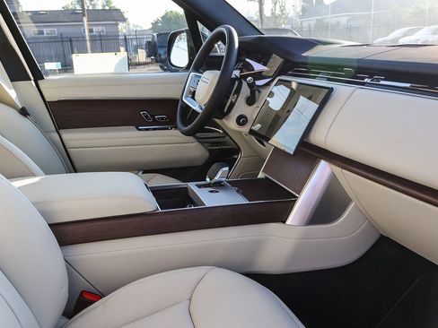 New 2026 Land Rover Range Rover SE image 16