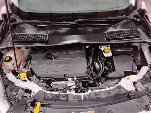 Used 2018 Ford Escape SEL image 9