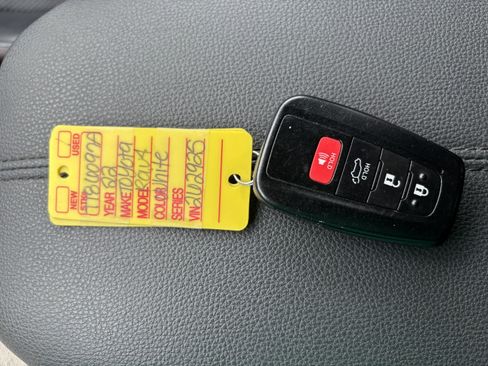 Used 2022 Toyota RAV4 Limited AWD/4WD image 31