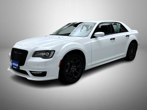 Used 2022 Chrysler 300 Touring L AWD/4WD image 1