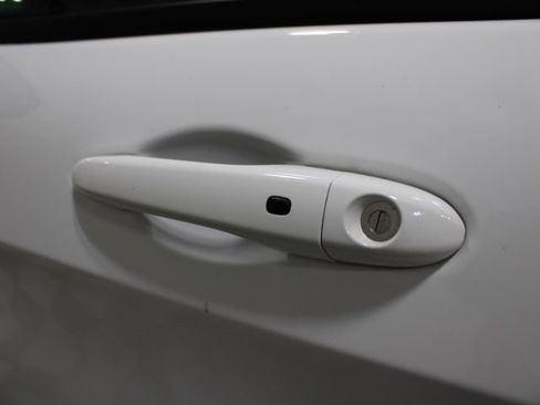 Used 2022 Jeep Cherokee Limited image 18