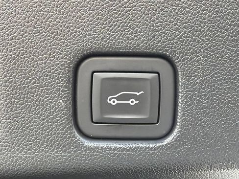 Used 2024 GMC Acadia Elevation w/ Luxury Package FWD image 19