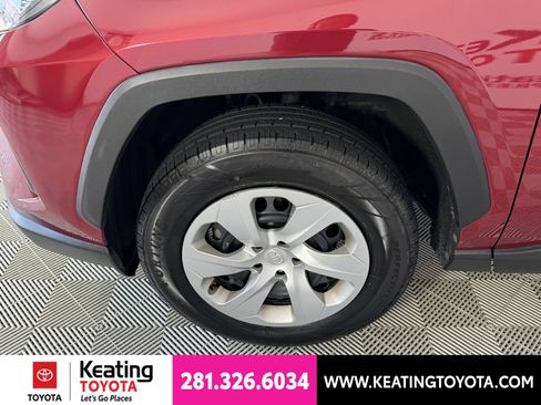Used 2021 Toyota RAV4 LE FWD image 29