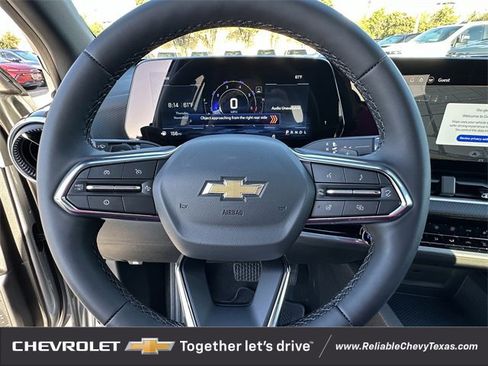 New 2026 Chevrolet Equinox LT w/ Convenience Package II image 12