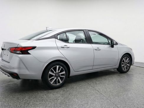 Used 2025 Nissan Versa SV FWD image 9