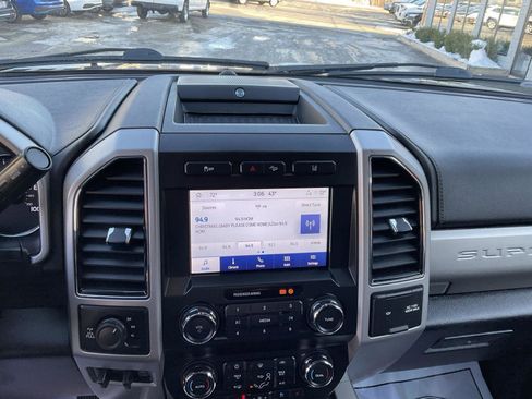 Used 2020 Ford F350 Lariat w/ Lariat Value Package image 16