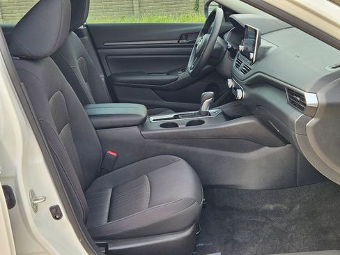 Used 2025 Nissan Altima 2.5 S FWD image 26