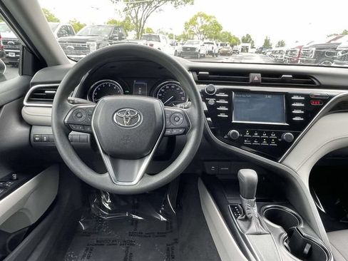 Used 2018 Toyota Camry LE w/ Convenience Package FWD image 7