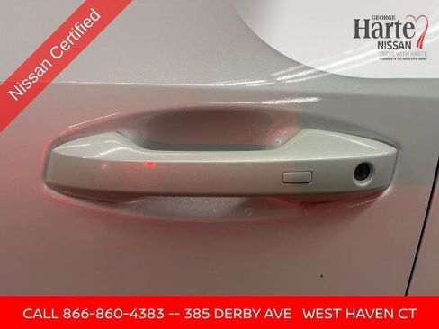 Certified 2025 Nissan Murano SV image 12