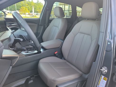 Used 2025 Audi Q5 Premium w/ Convenience Package AWD/4WD image 4