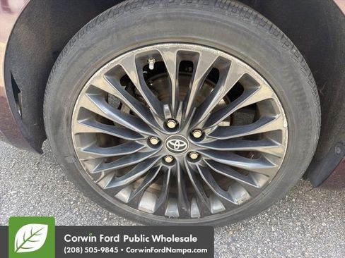 Used 2016 Toyota Avalon Touring FWD image 10