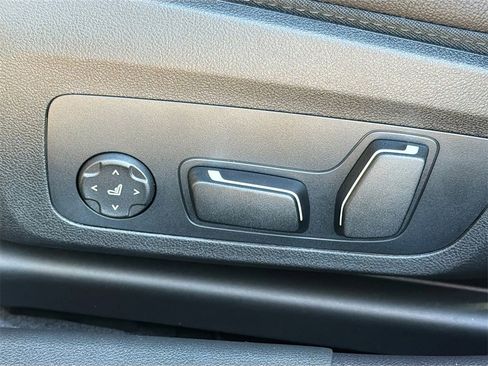 New 2026 BMW 330i xDrive Sedan w/ Premium Package image 25